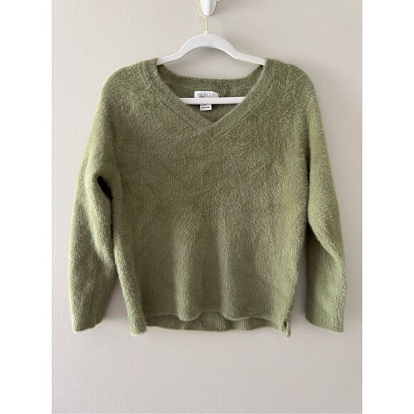 Rachel Zoe Sweaters - Rachael Zoe Fuzzy Sweater Size Medium V Neck Soft Green Long Sleeve Pullover
